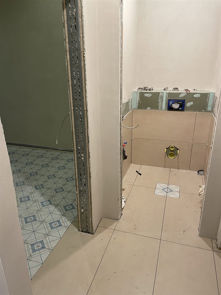 Installation im angrenzenden Gäste-WC