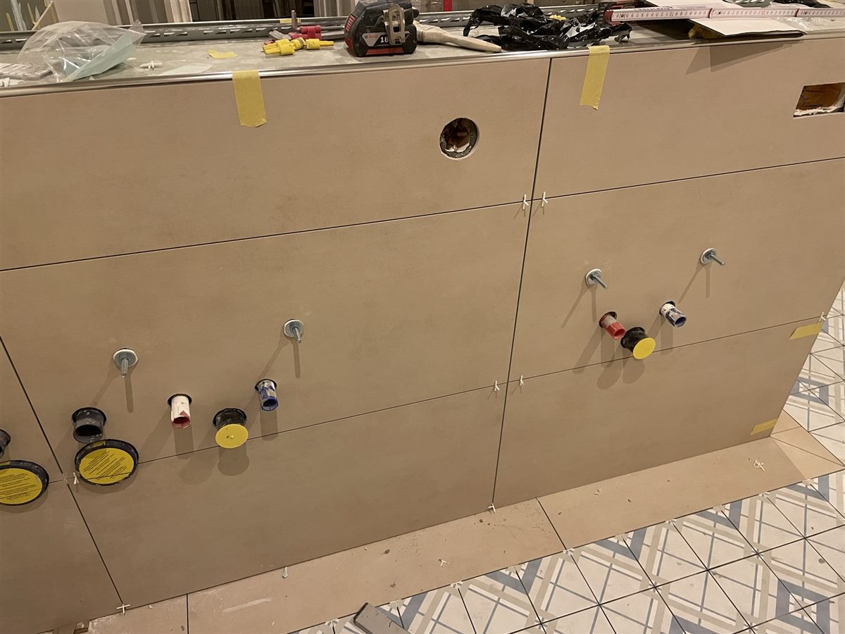 Installationsebene für den Waschtisch